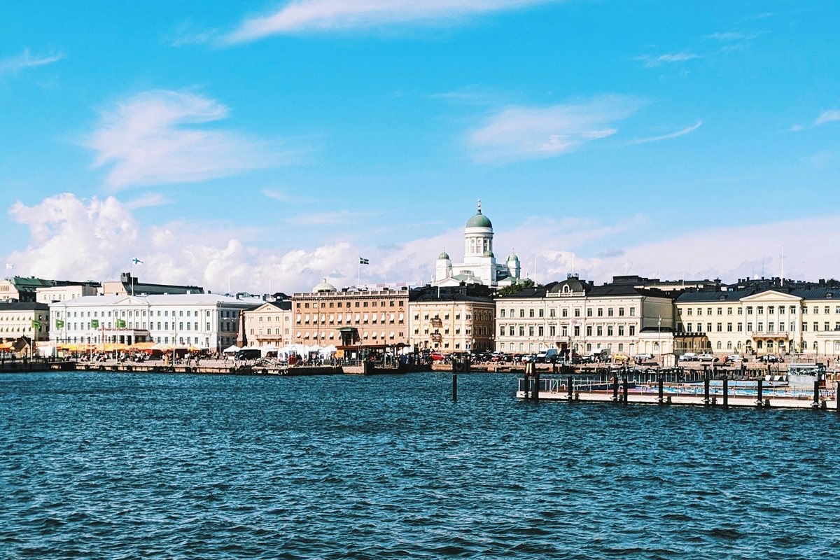 Helsinki Cathedral dan waterfront Helsinki di Finlandia
